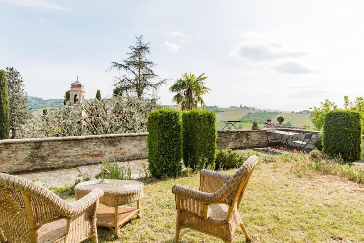 Bed and Breakfast Castello Di Coazzolo Неїве Екстер'єр фото