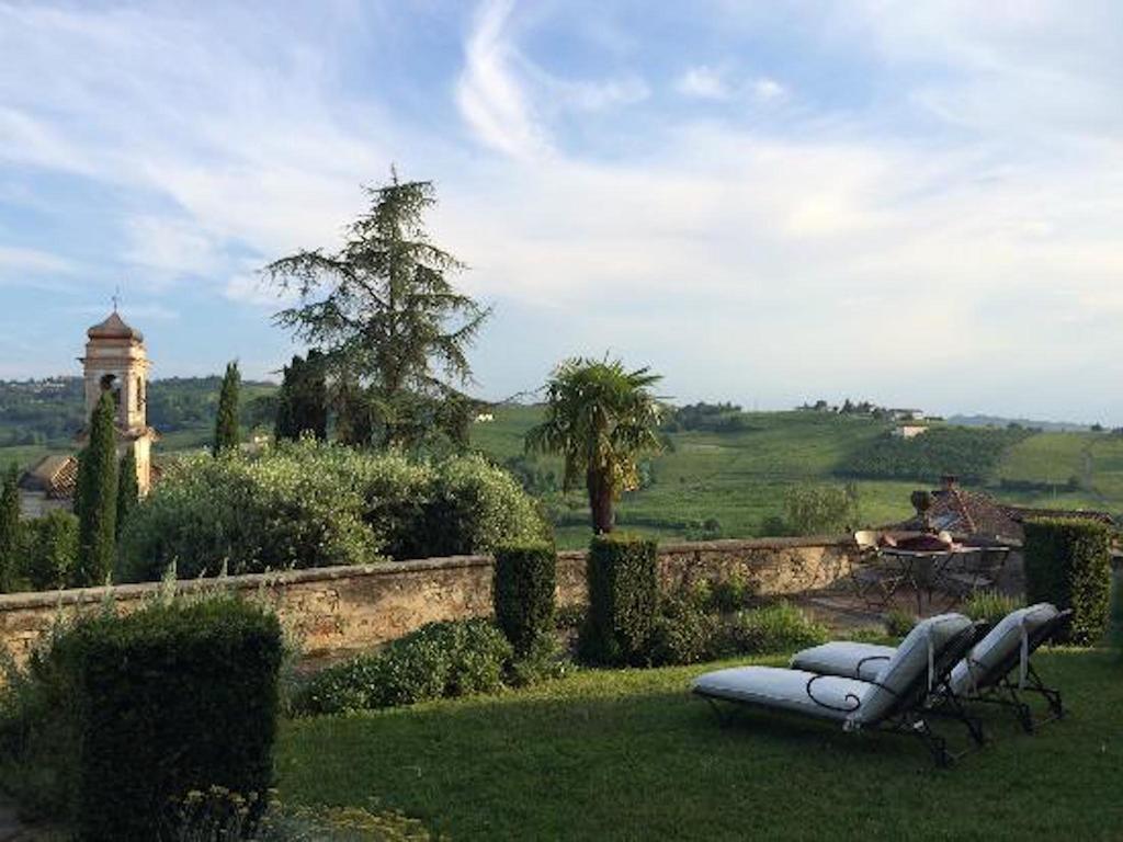 Bed and Breakfast Castello Di Coazzolo Неїве Екстер'єр фото