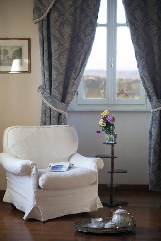 Bed and Breakfast Castello Di Coazzolo Неїве Номер фото